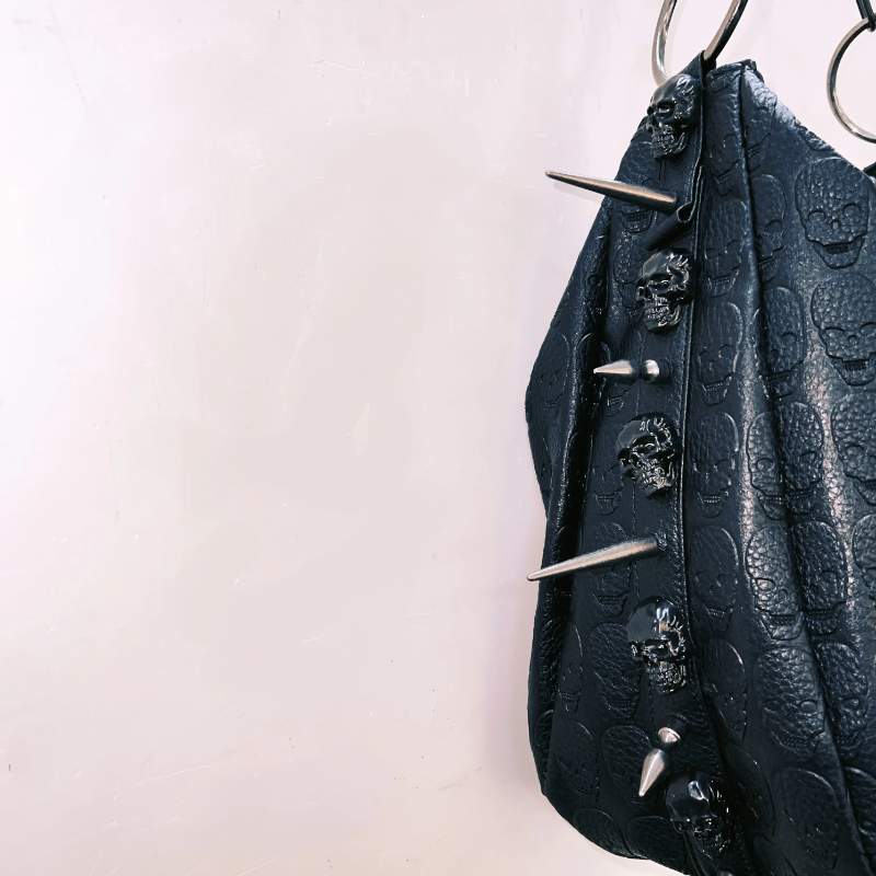 Metal chain o ring skull applique zip-up handbag | Festival Outfits Women