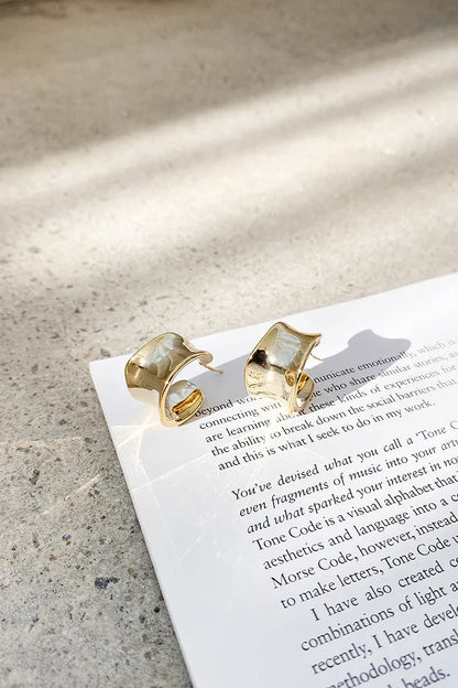 Erin Hoop Earrings - Gold