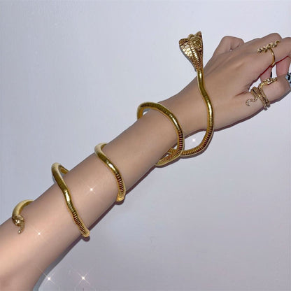 Serpentine decor gold arm cuff  | Festival Outfits Women